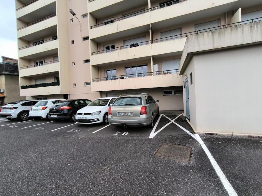 Agreable Studio Chantilly Avec Balcon Et Parking Securise Pau Exterior photo